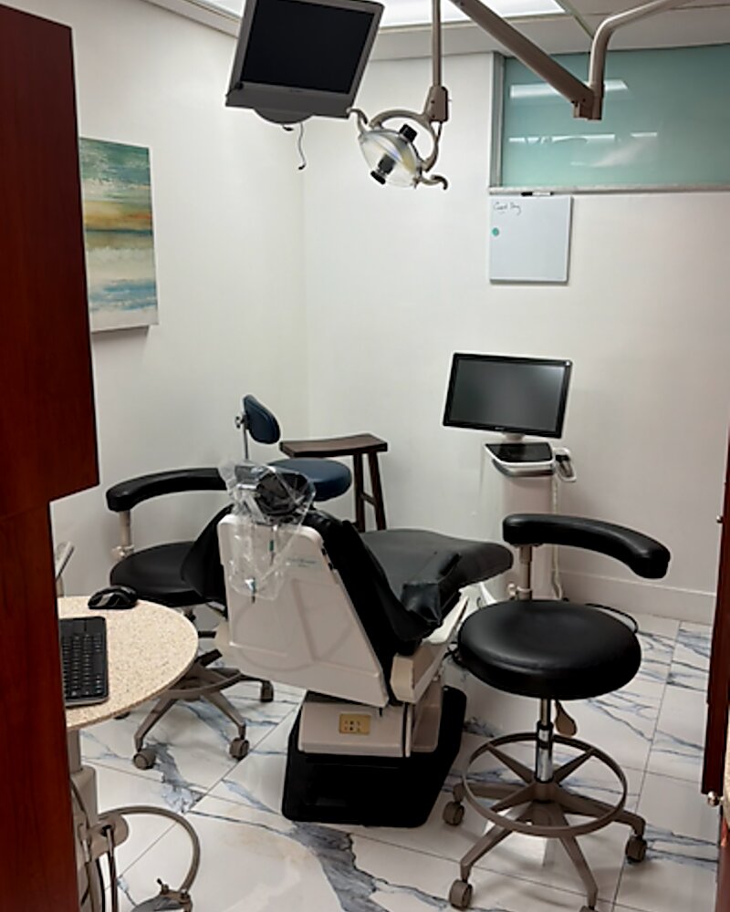 Modern treatment room at Hands On Dental in Fort Lauderdale